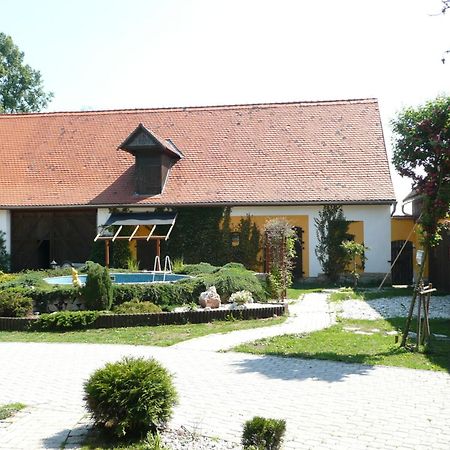 Gasthaus Hrazdeny Statek Mýtinka Exterior foto